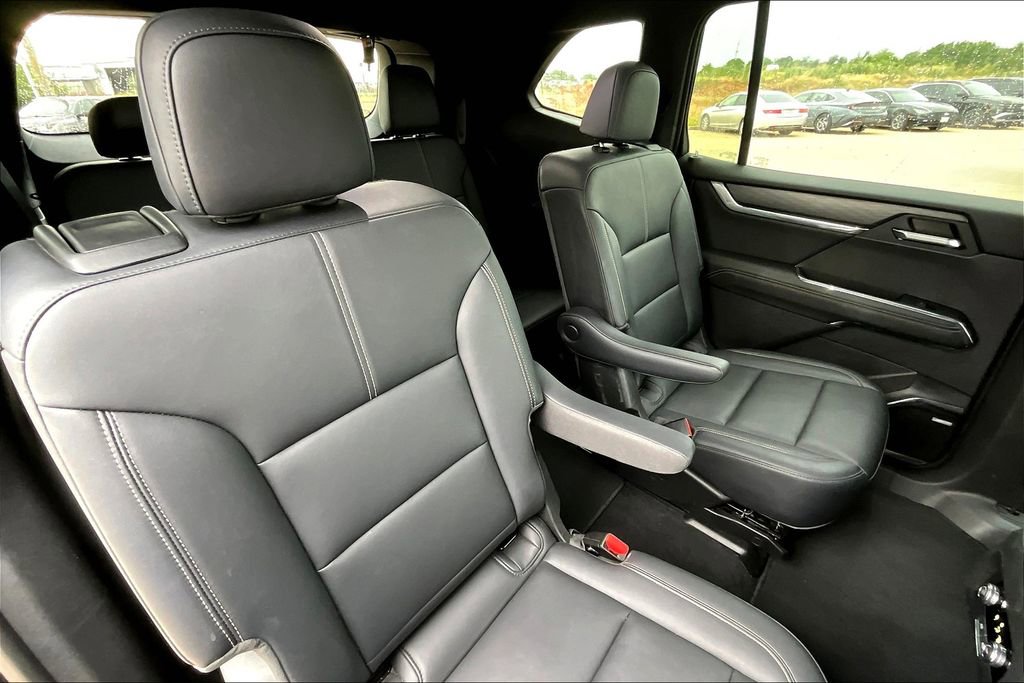 Used 2024 GMC Acadia Elevation image 35