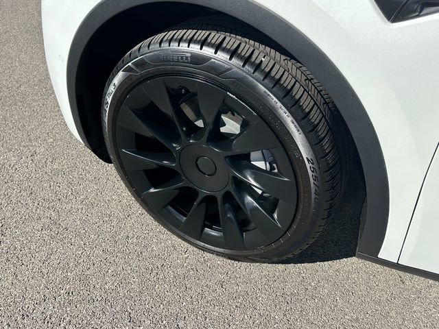 Used 2021 Tesla Model Y Long Range image 8