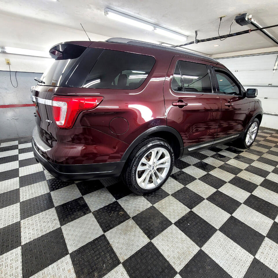 Used 2018 Ford Explorer XLT w/ Equipment Group 202A image 6