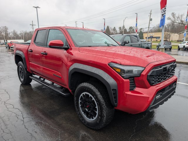 Used 2024 Toyota Tacoma TRD Off-Road image 7
