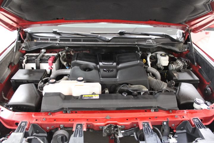 Used 2025 Toyota Tundra Platinum w/ TRD Off-Road Package AWD/4WD image 54