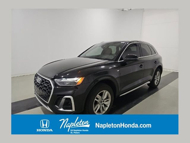 Used 2022 Audi Q5 2.0T Premium w/ Convenience Package AWD/4WD image 1