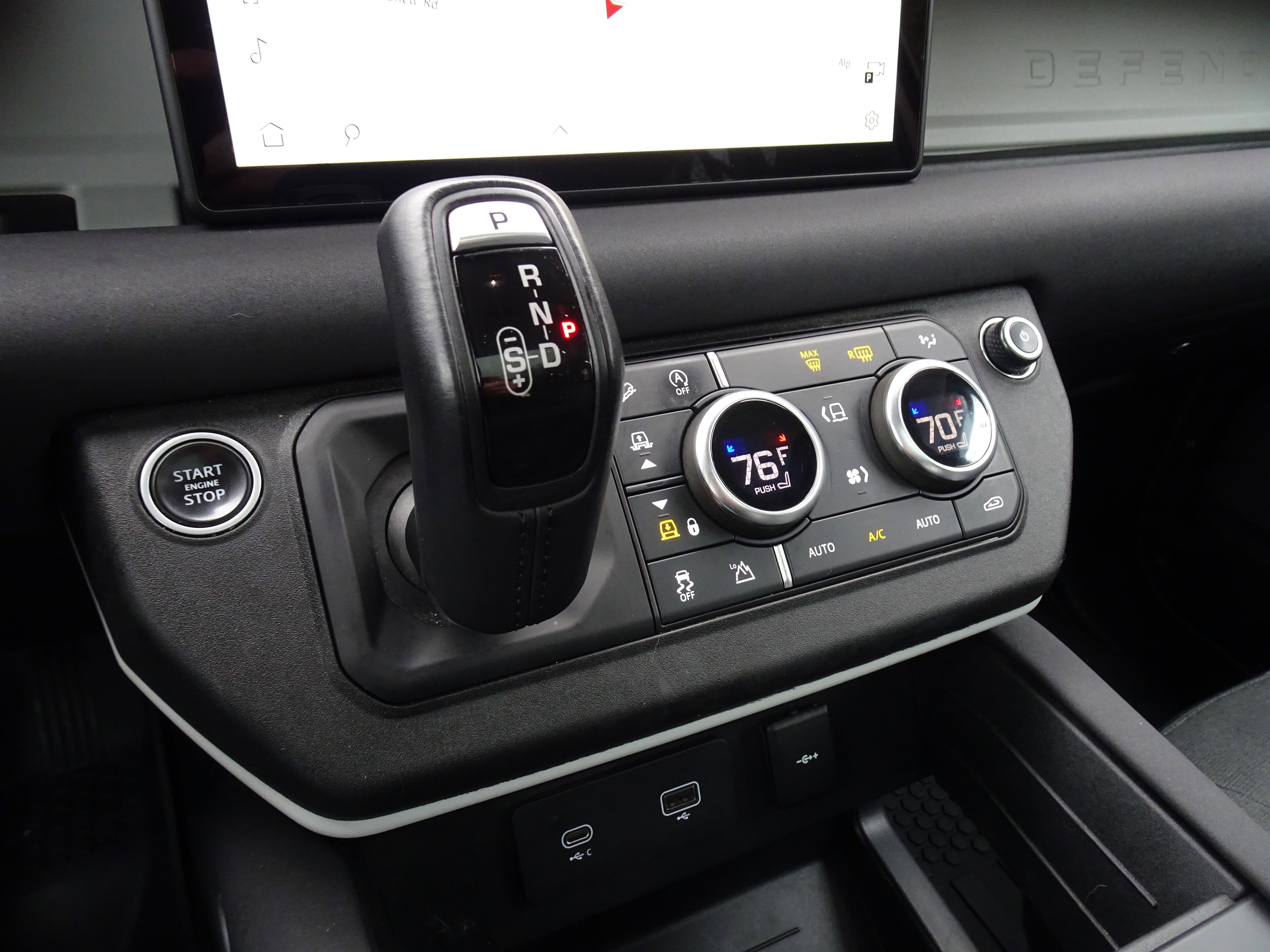 Used 2020 Land Rover Defender 110 First Edition image 30