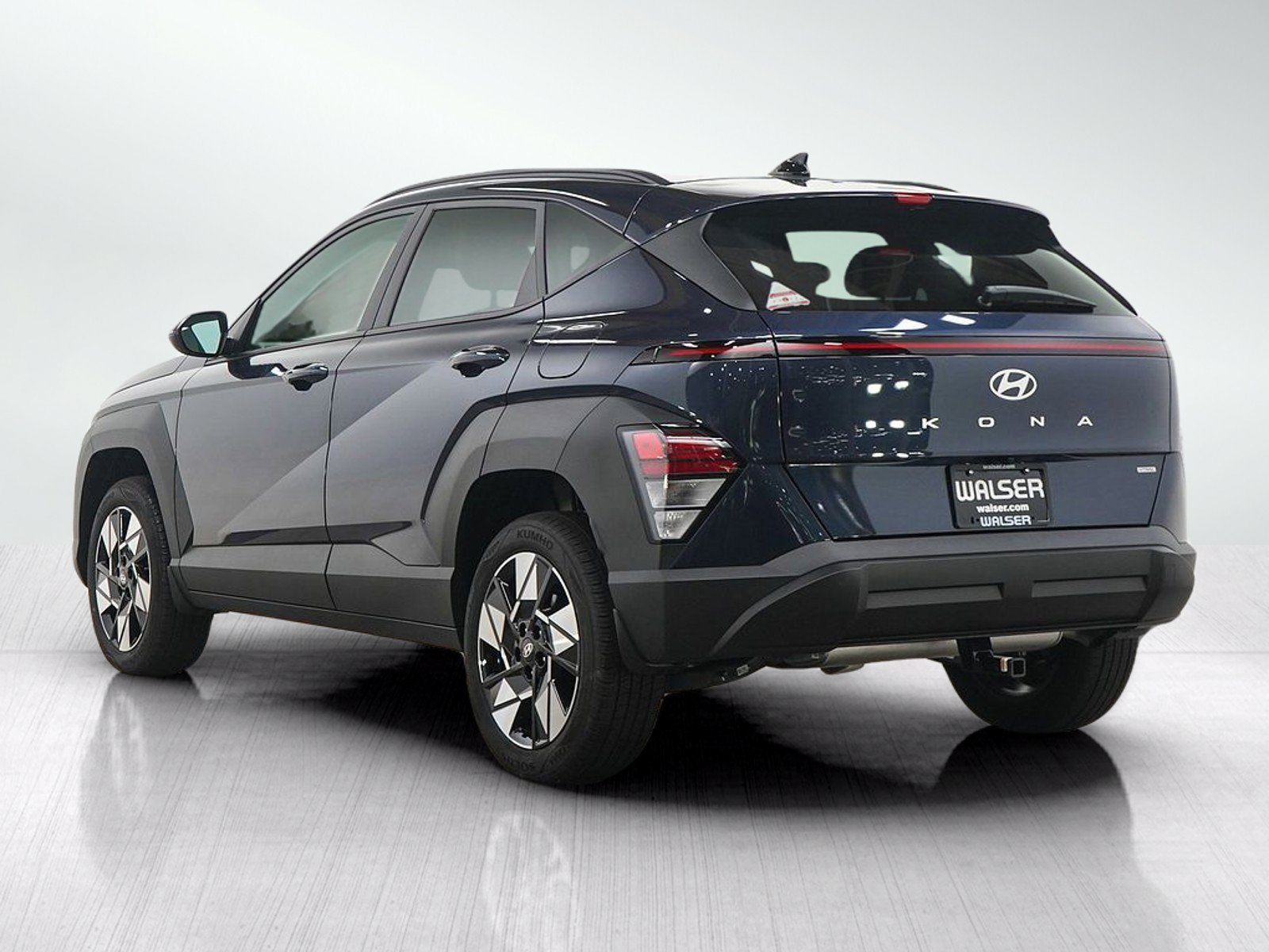 Used 2025 Hyundai Kona SEL AWD/4WD image 3