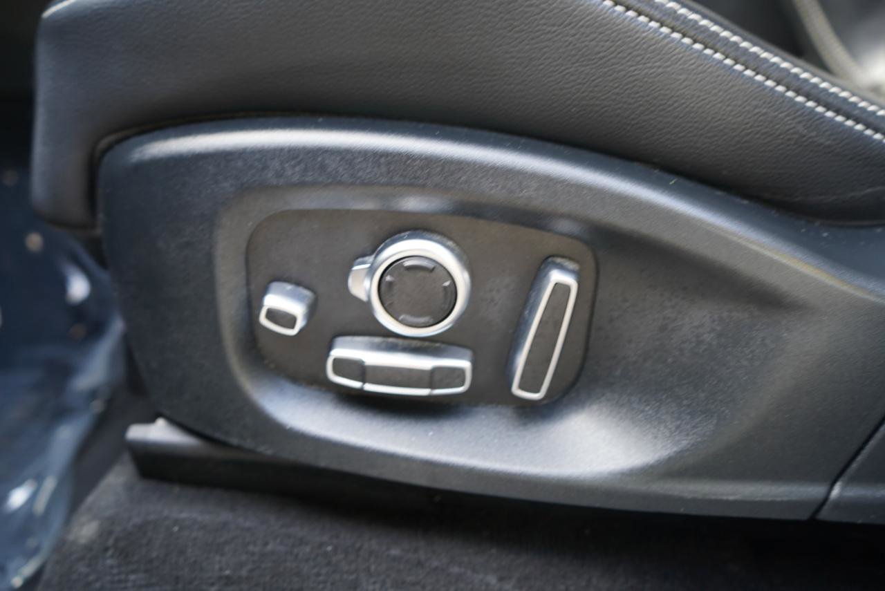 Used 2019 Jaguar F-PACE R-Sport image 32