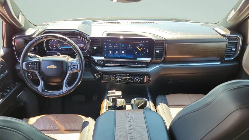 Certified 2024 Chevrolet Silverado 1500 High Country w/ Technology Package AWD/4WD image 14
