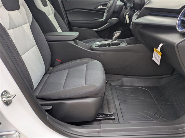 New 2026 Chevrolet Trax LS w/ LS Convenience Package image 32