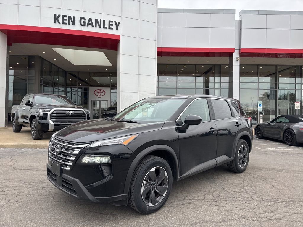 Used 2025 Nissan Rogue SV image 1