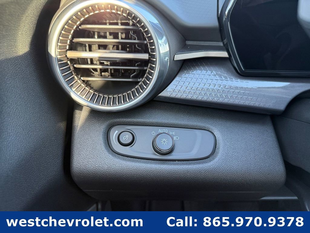 New 2026 Chevrolet Trax ACTIV w/ Driver Confidence Package image 23