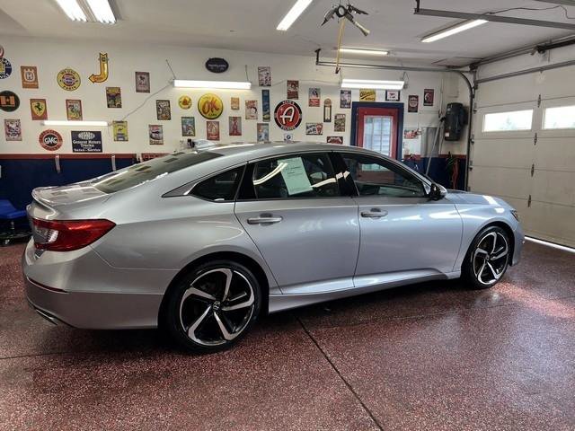 Used 2018 Honda Accord Sport image 3