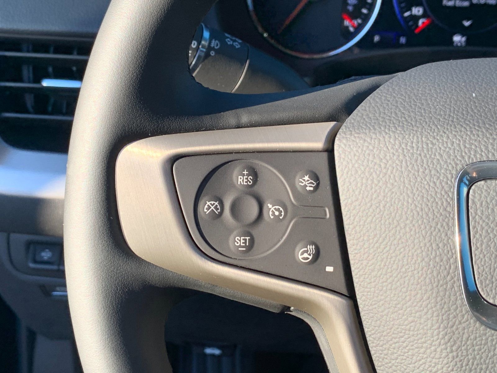 Used 2024 GMC Terrain Denali w/ Black Diamond Edition image 30