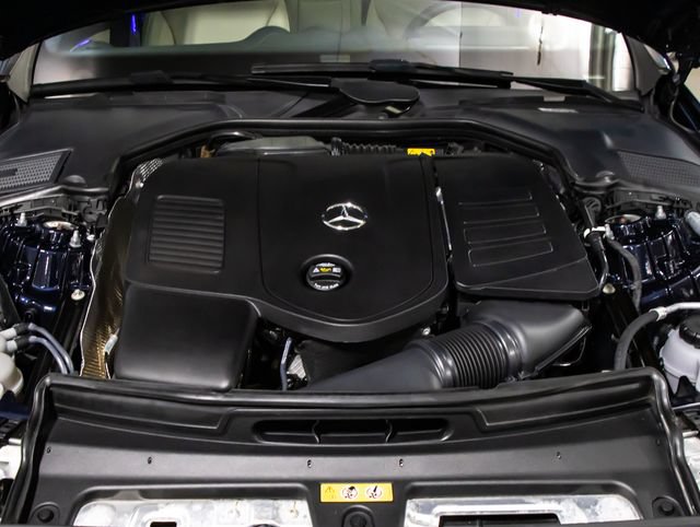 Certified 2022 Mercedes-Benz C 300 4MATIC Sedan image 5