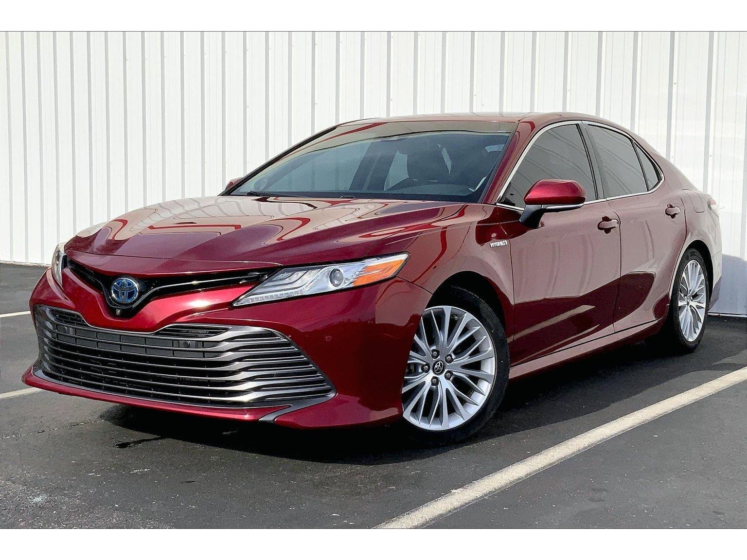 Used 2018 Toyota Camry XLE image 1