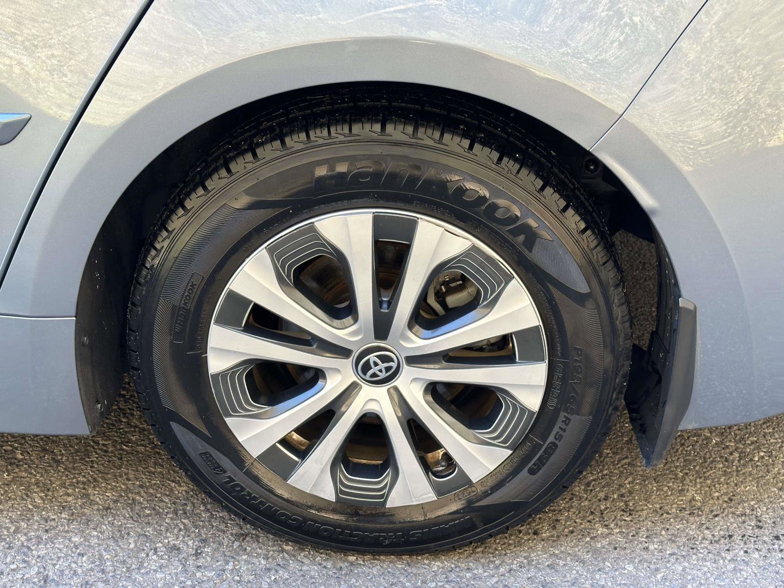 Used 2021 Toyota Corolla LE w/ Carpet Mat Package (TMS) FWD image 11