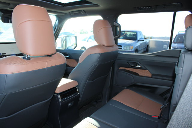 Certified 2025 Lexus GX 550 w/ Accessory Package (2T) AWD/4WD image 9