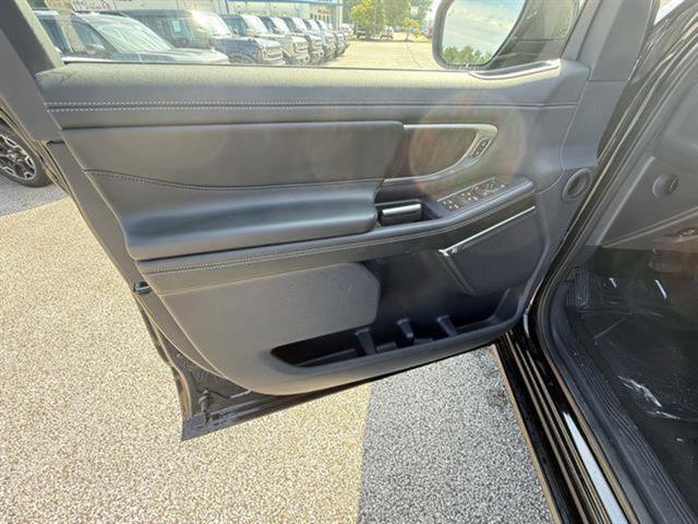 New 2025 Ford Expedition Max Platinum w/ Stealth Performance Package image 11