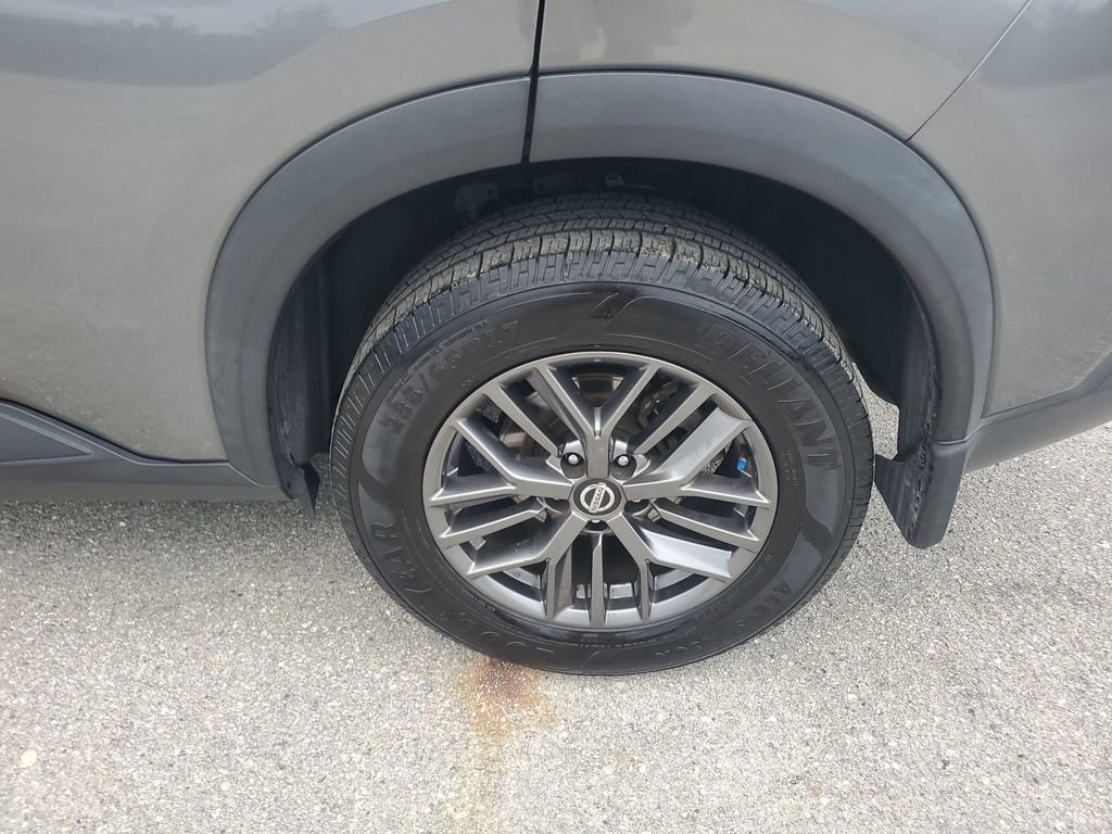 Used 2021 Nissan Rogue S image 19