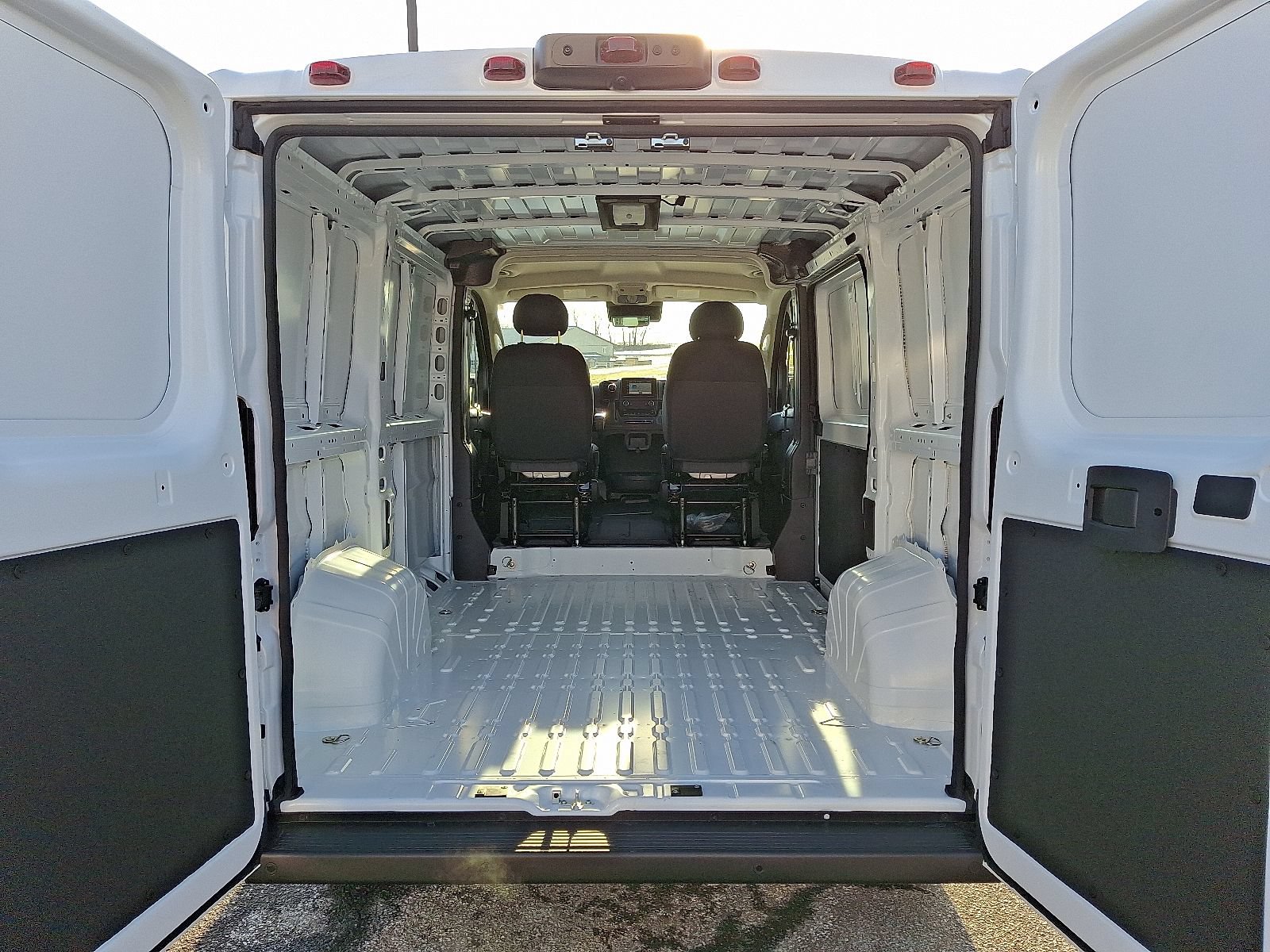 New 2025 RAM ProMaster 1500 w/ Safety Group FWD image 5