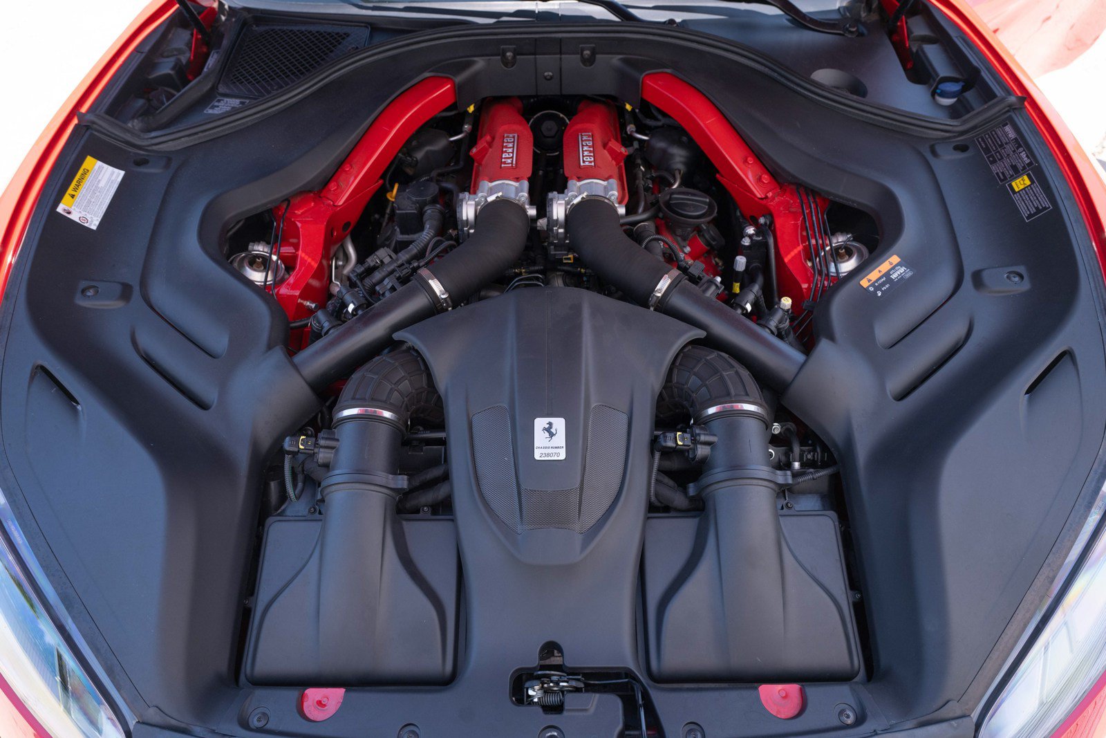 Used 2019 Ferrari Portofino RWD image 12