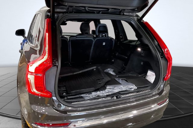Certified 2024 Volvo XC90 T8 Ultimate w/ Protection Package Premier AWD/4WD image 7