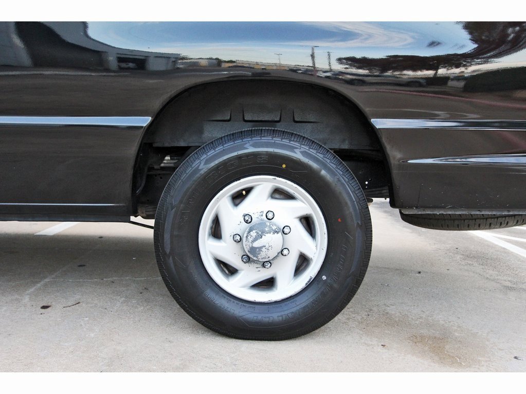 Used 2013 Ford E-350 and Econoline 350 XLT image 29