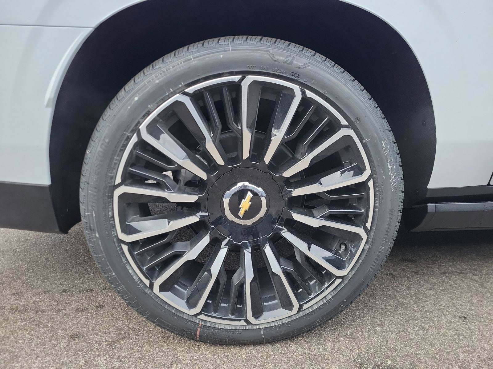 New 2026 Chevrolet Suburban High Country image 31