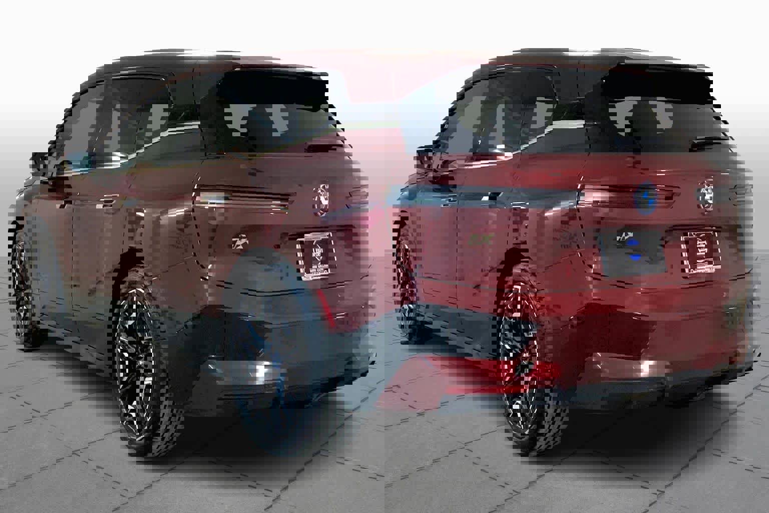 Used 2023 BMW iX xDrive50 w/ Premium Package image 12