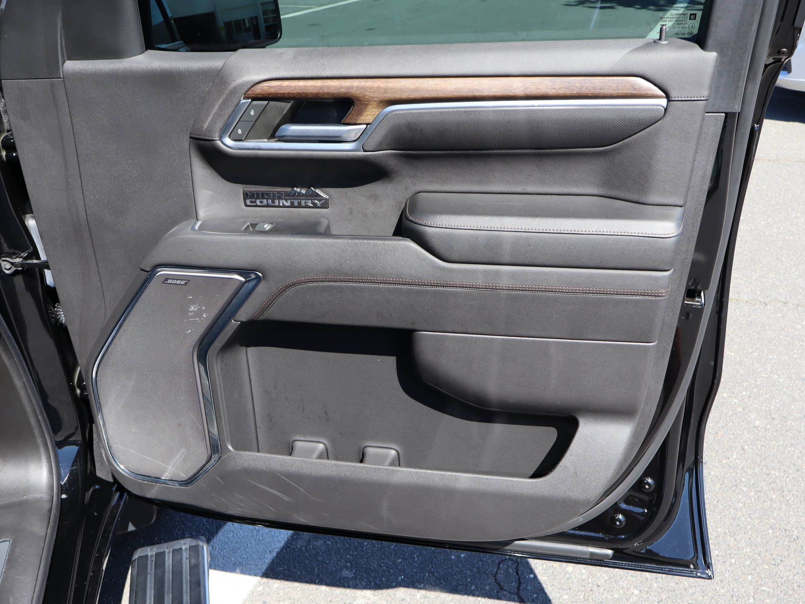 Used 2023 Chevrolet Silverado 1500 High Country w/ Technology Package AWD/4WD image 38
