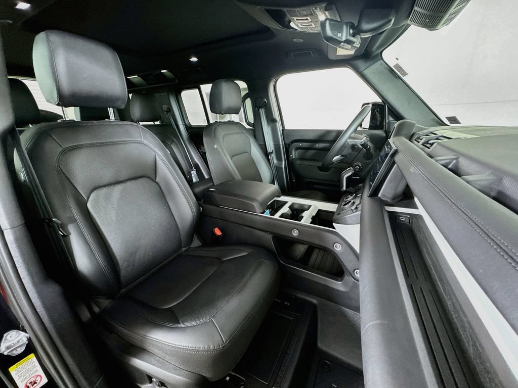 Used 2025 Land Rover Defender 110 S AWD/4WD image 30