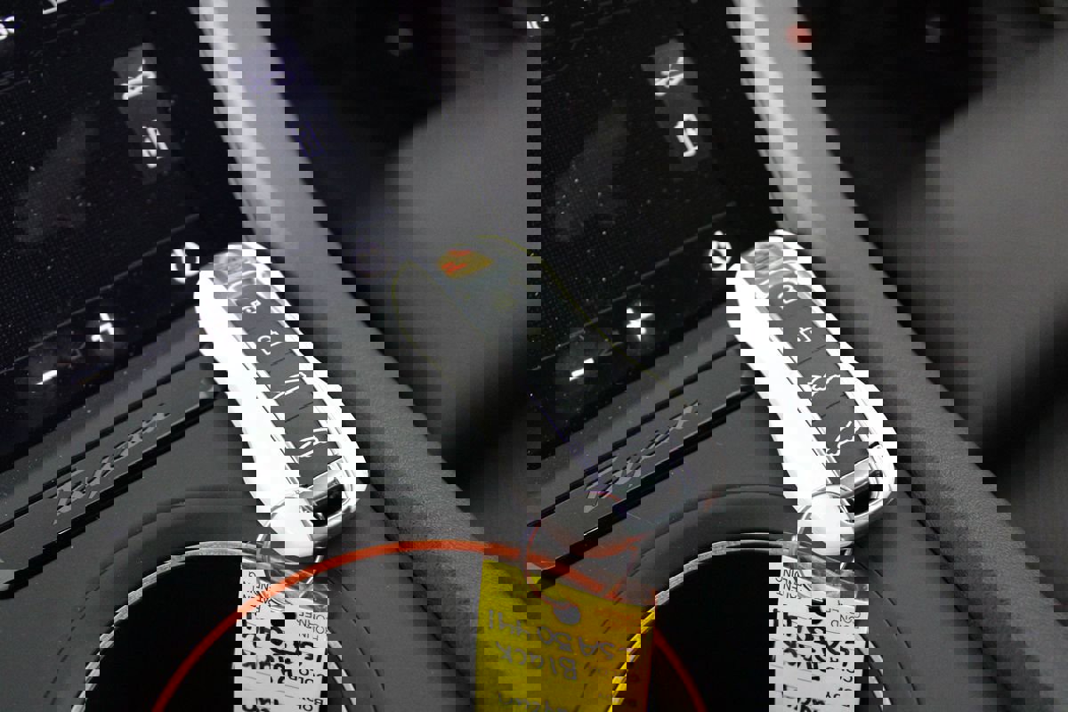 Used 2020 Porsche Taycan 4S image 32