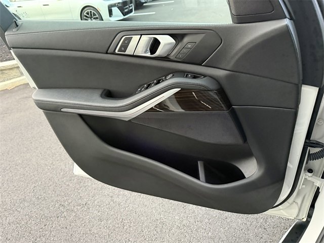 Used 2021 BMW X5 xDrive40i w/ Premium Package 2 image 29