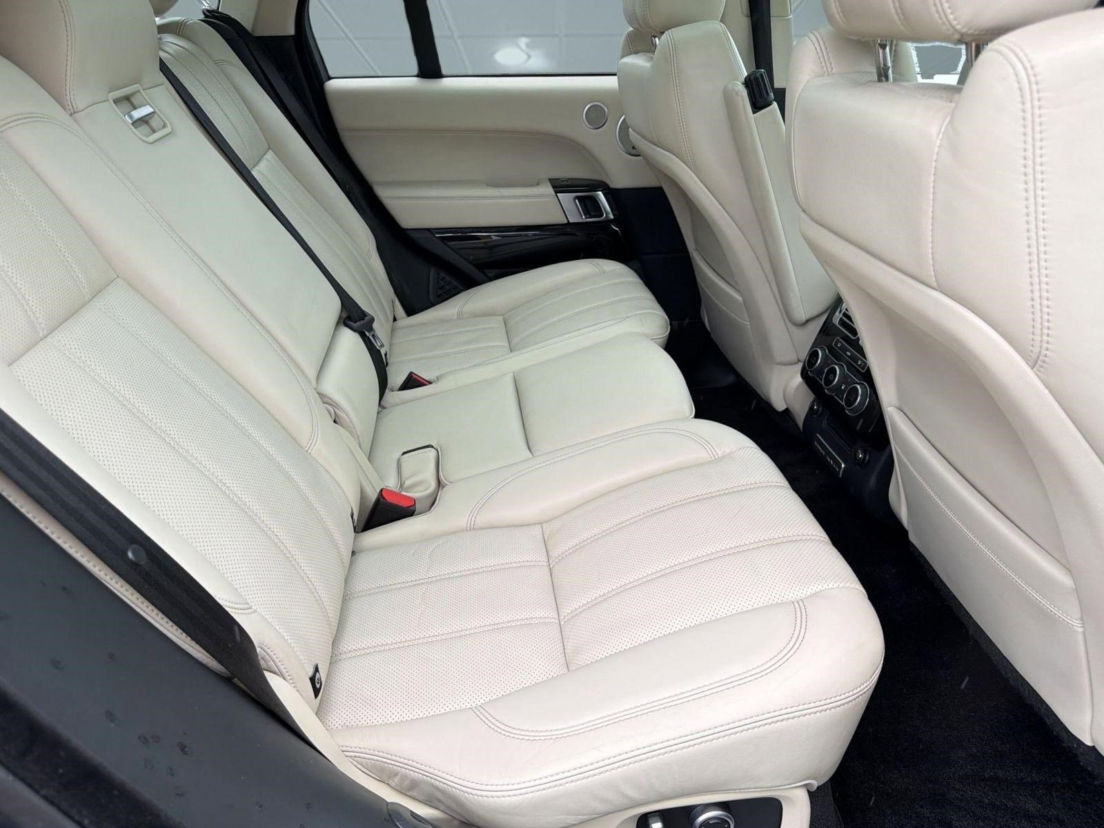 Used 2016 Land Rover Range Rover HSE AWD/4WD image 28