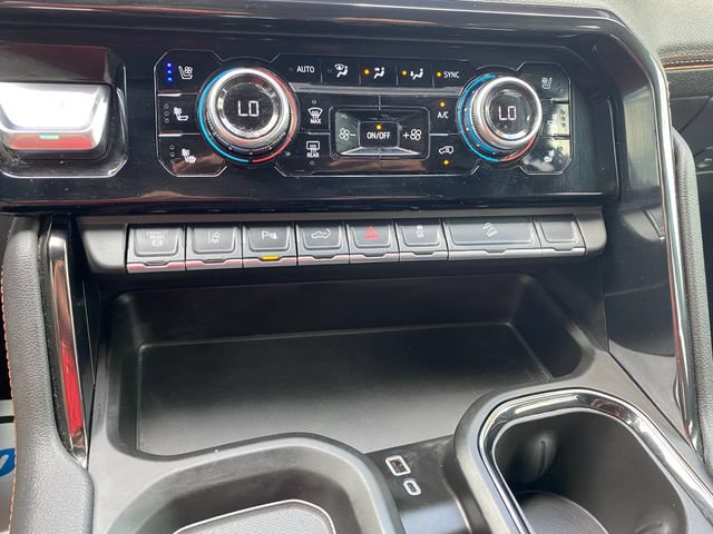 Used 2025 GMC Sierra 2500 AT4 w/ AT4 Premium Plus Package AWD/4WD image 18