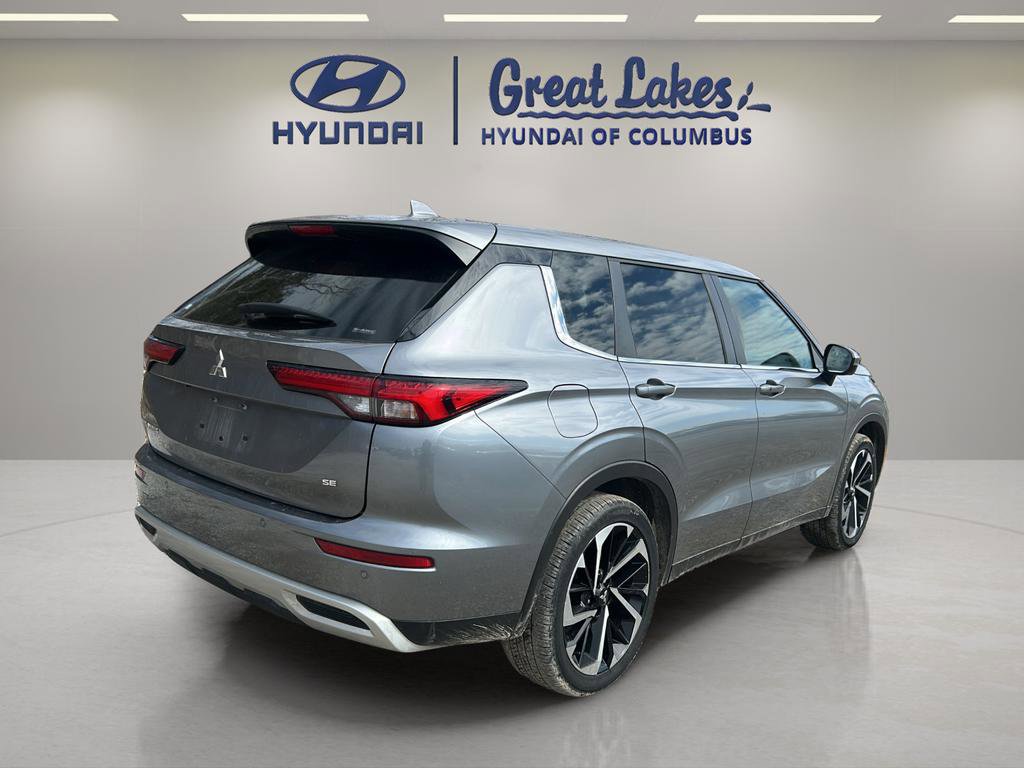 Used 2024 Mitsubishi Outlander SE image 5