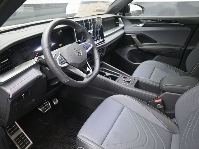 New 2026 Volkswagen Tiguan SE R-Line image 18