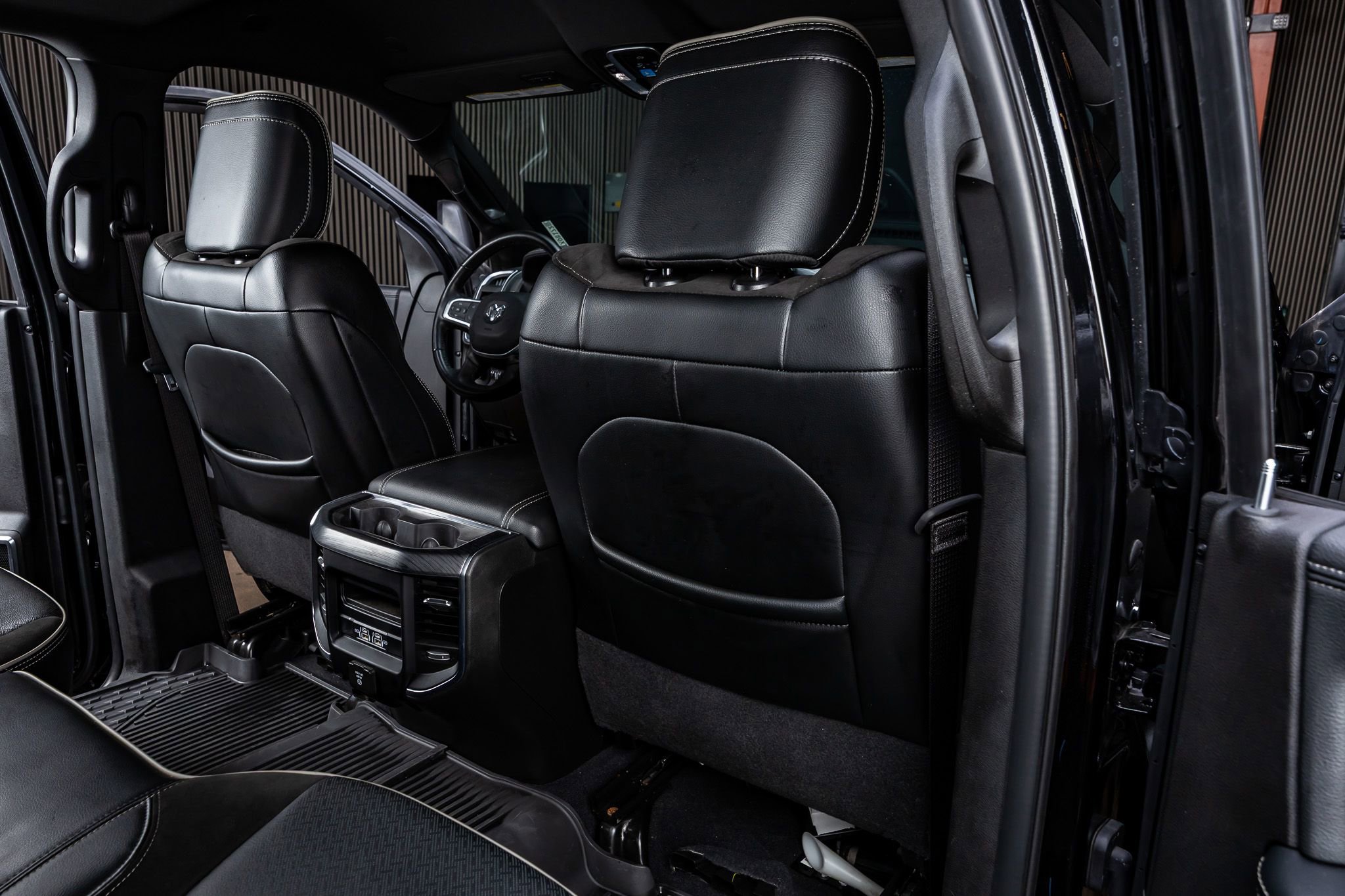 Used 2024 RAM 3500 Laramie w/ Night Edition image 30