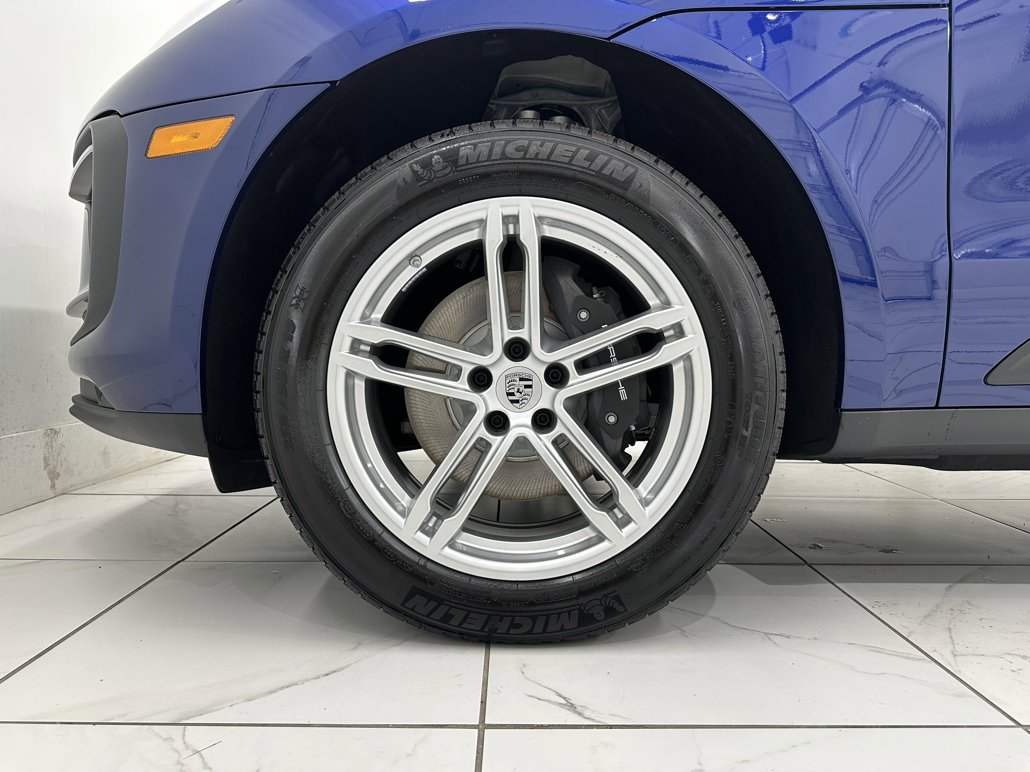 Certified 2025 Porsche Macan image 16