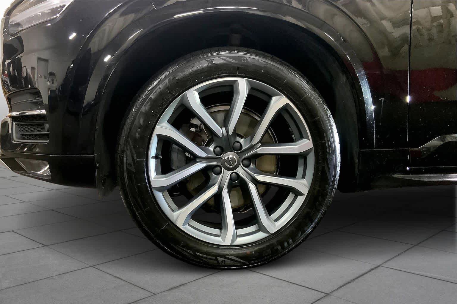 Used 2019 Volvo XC90 T5 Momentum w/ Protection Package Premier image 11