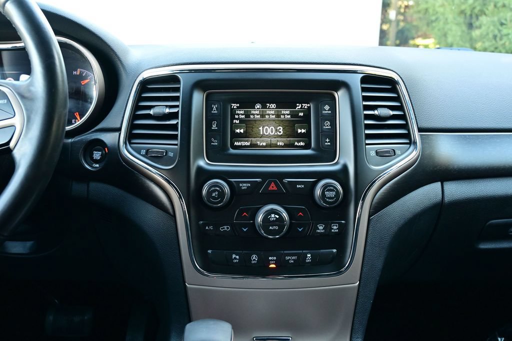 Used 2017 Jeep Grand Cherokee Laredo w/ Quick Order Package 23E AWD/4WD image 19