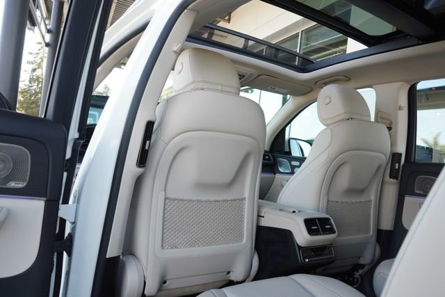 Used 2021 Mercedes-Benz GLS 450 4MATIC image 32