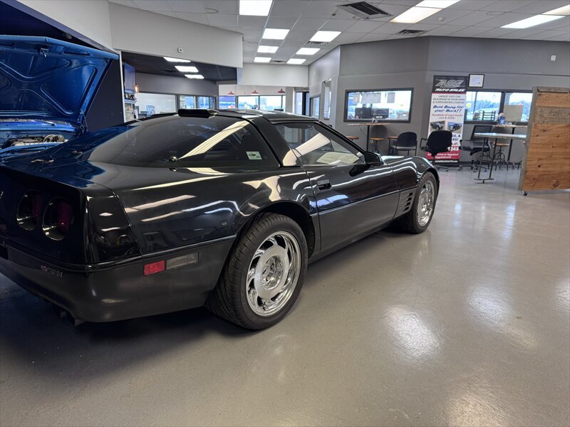 Used 1991 Chevrolet Corvette ZR-1 RWD image 4