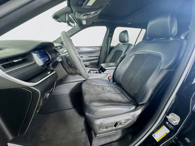 Used 2023 Jeep Grand Cherokee L Laredo AWD/4WD image 24