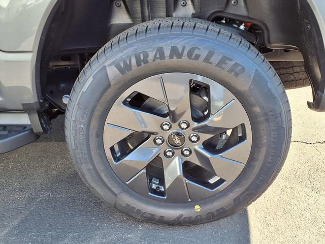 New 2025 Ford F150 Lightning Flash AWD/4WD image 5