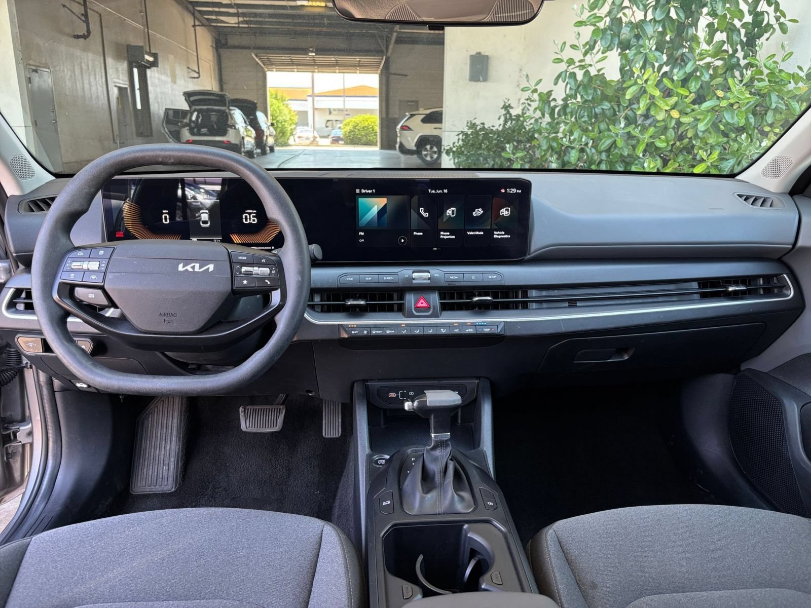 Used 2025 Kia K4 FWD image 33
