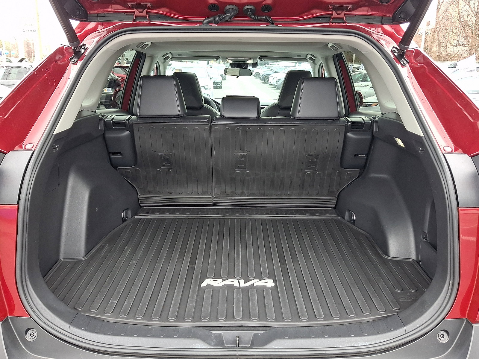 Used 2023 Toyota RAV4 XLE Premium image 21