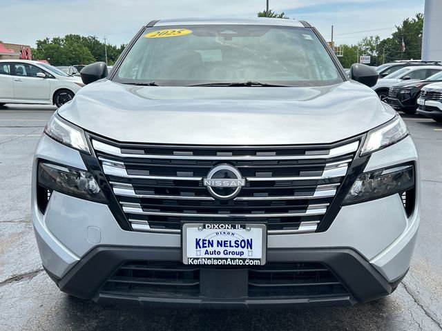 Used 2025 Nissan Rogue S AWD/4WD image 13