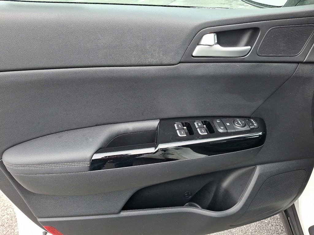 Used 2022 Kia Sportage Nightfall Edition w/ Nighfall AWD Premium Package image 22