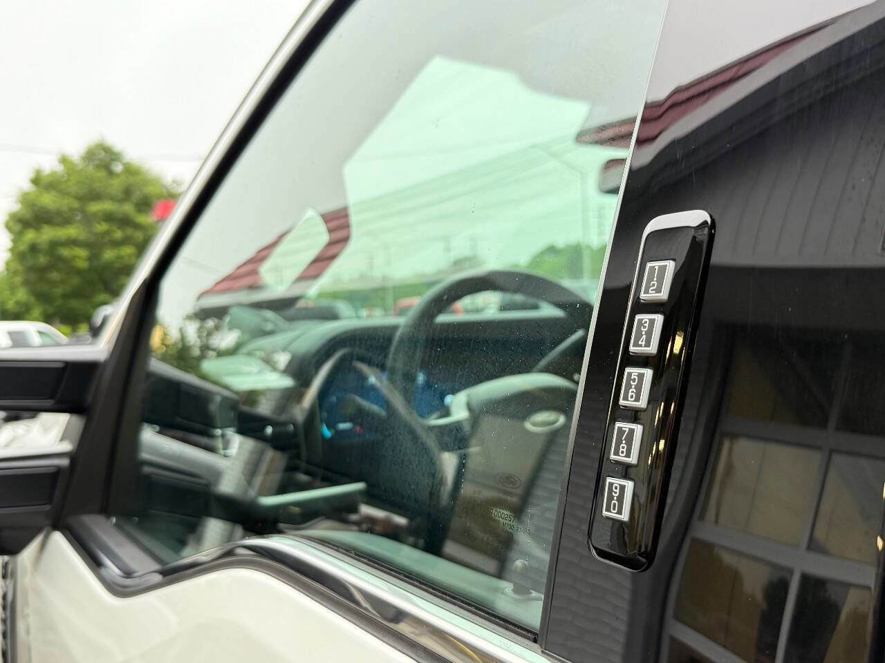 Used 2024 Ford F350 Platinum w/ FX4 Off-Road Package image 18