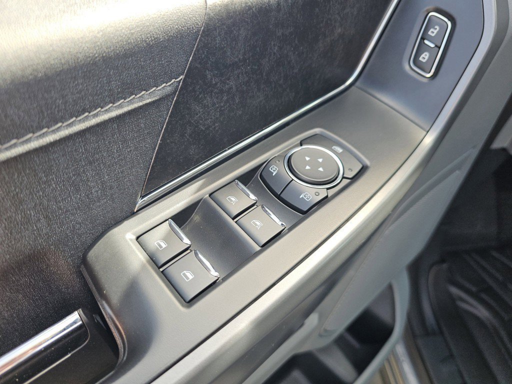 Used 2023 Ford F150 Lightning XLT image 30