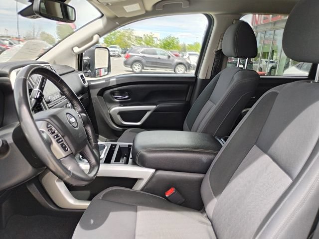 Used 2021 Nissan Titan SV w/ SV Convenience Package AWD/4WD image 12